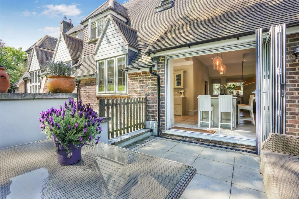 Additional property image - Hazelwood Lane, Chipstead