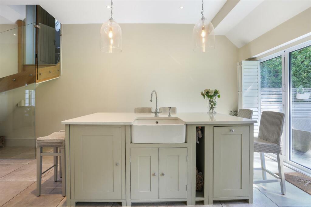 Additional property image - Hazelwood Lane, Chipstead