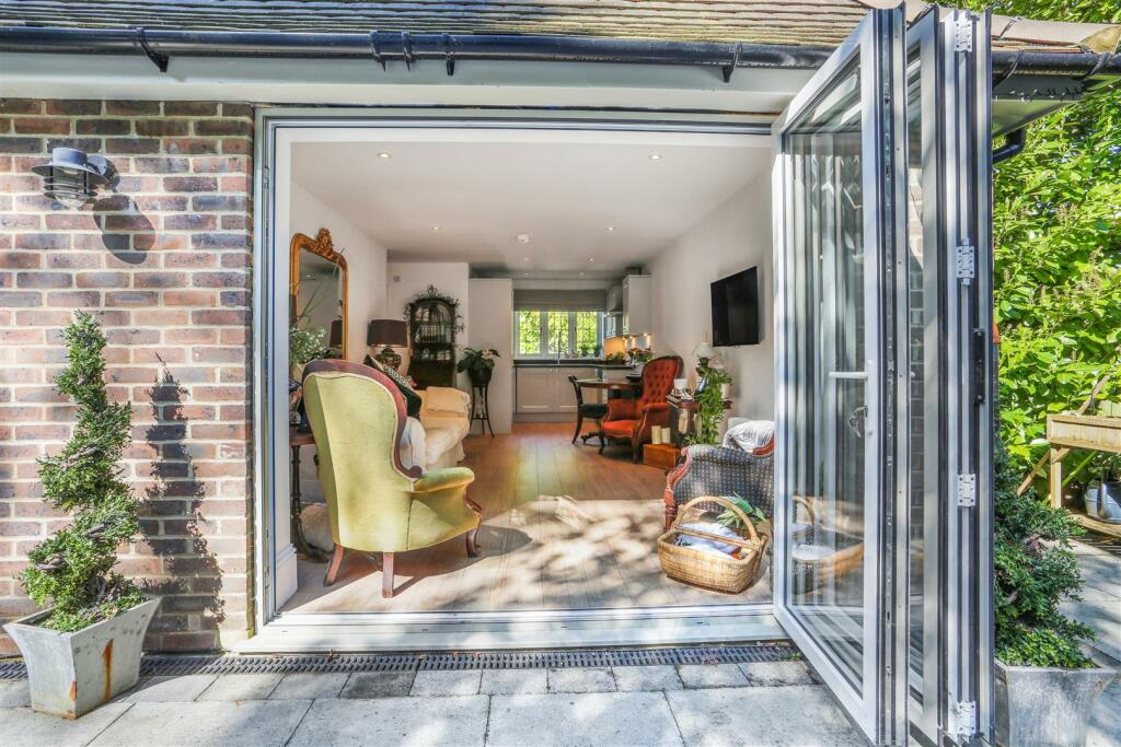 Additional property image - Hazelwood Lane, Chipstead