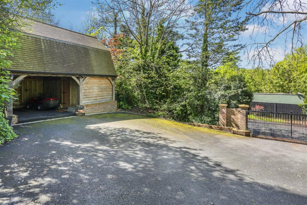 Additional property image - Hazelwood Lane, Chipstead