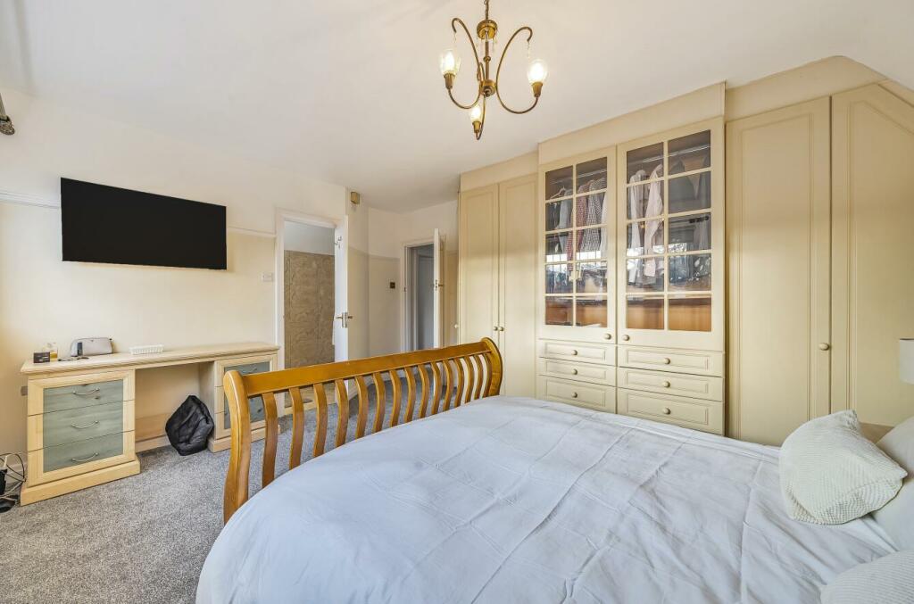 Additional property image - Stagbury Close, Chipstead