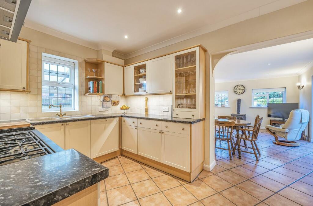 Additional property image - Stagbury Close, Chipstead