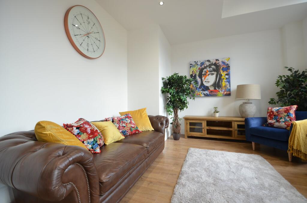 Main image of property: Wheeler Gate House, NG1