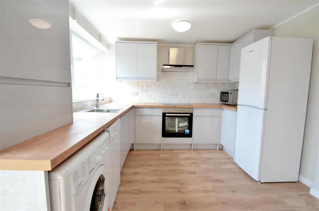Main image of property: Maycroft Gardens, Nottingham