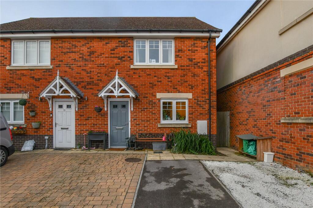 2 bedroom semidetached house for sale in Carina Drive, Wokingham