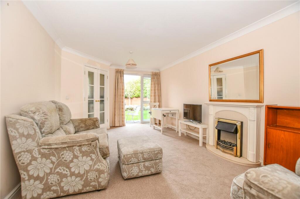 1 bedroom retirement property for sale in Reading Road, Winnersh