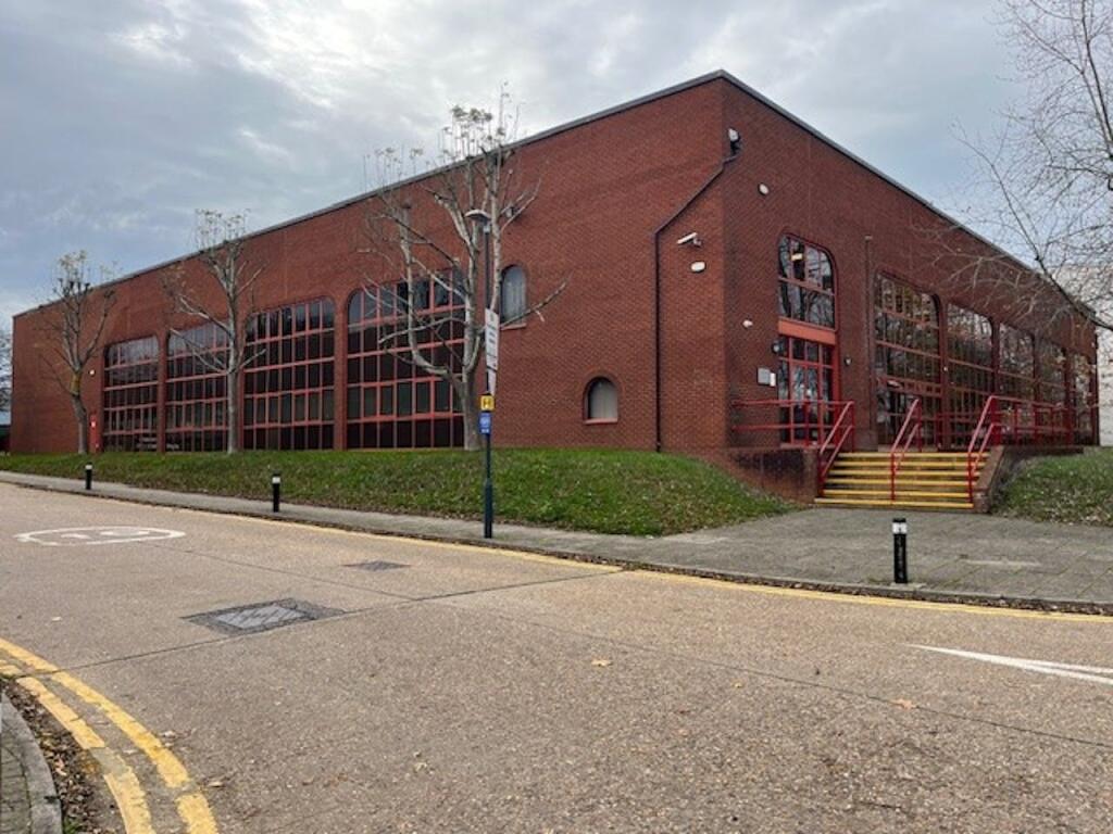 Main image of property: Unit 2, The Business Centre, Wokingham, RG41 2QY