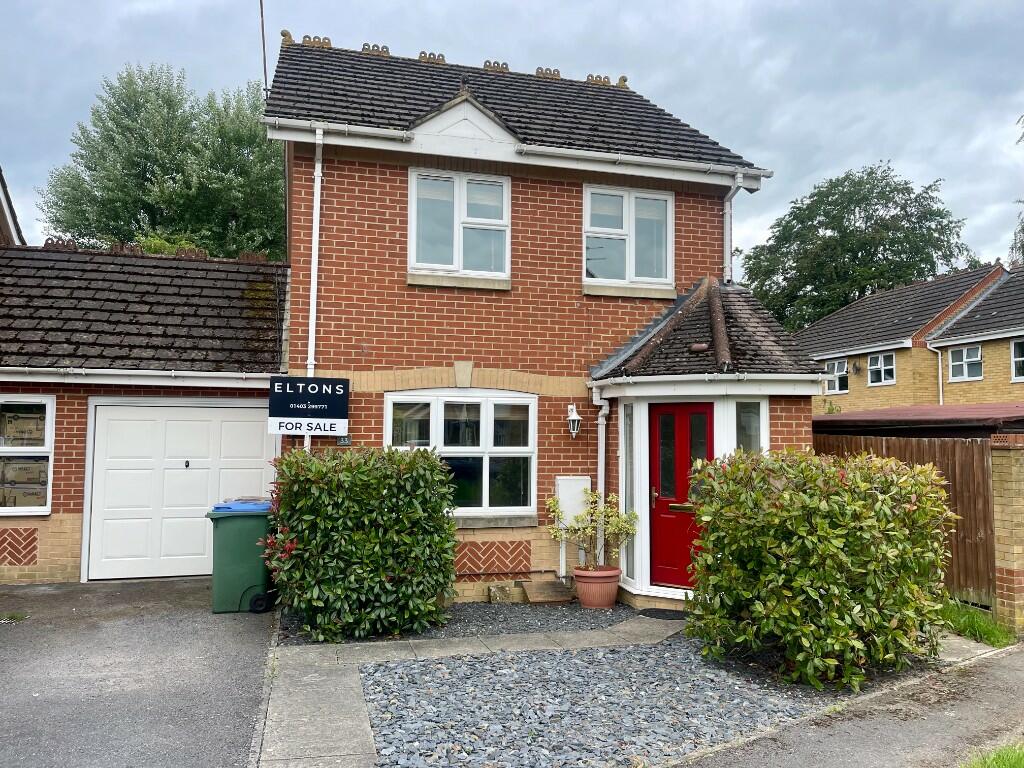 3 bedroom link detached house for sale in Primrose Copse, Horsham, West
