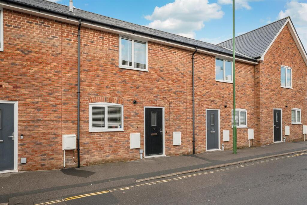 Main image of property: New Street, Horsham