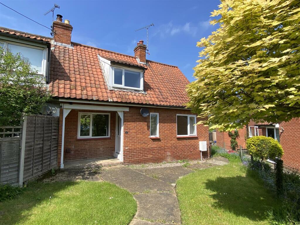 2 bedroom semidetached house for sale in High Street, Yoxford