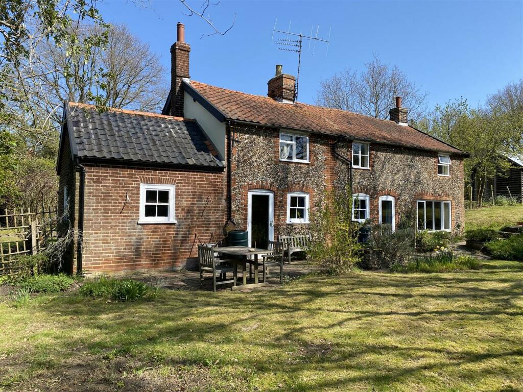 4 bedroom detached house for sale in Blackheath, Wenhaston, Halesworth