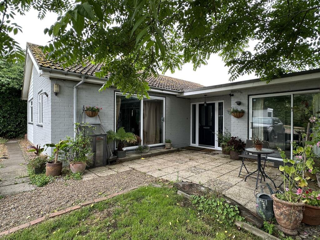 4 bedroom detached bungalow for sale in The Street, Holton, Halesworth
