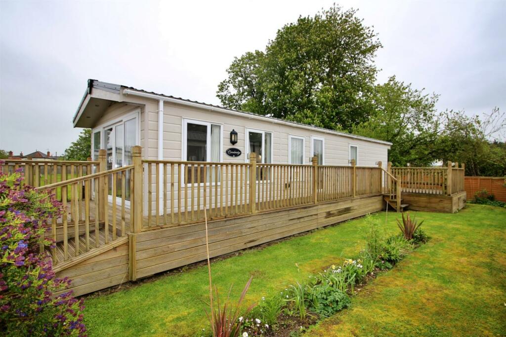 2 bedroom mobile home for sale in London Road, Willingham St. Mary