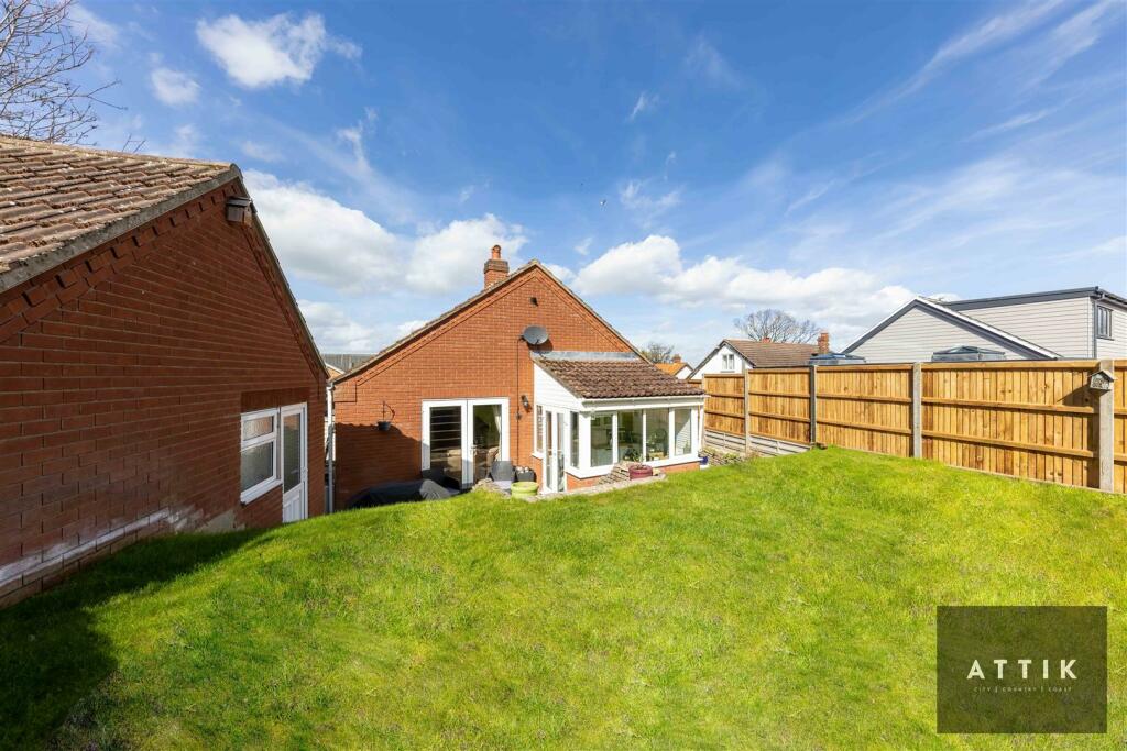 4 bedroom chalet for sale in Ruskin Road, New Costessey, Norwich, NR5