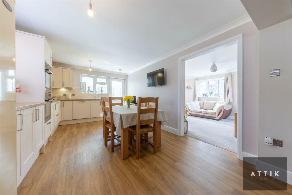 4 bedroom chalet for sale in Ruskin Road, New Costessey, Norwich, NR5