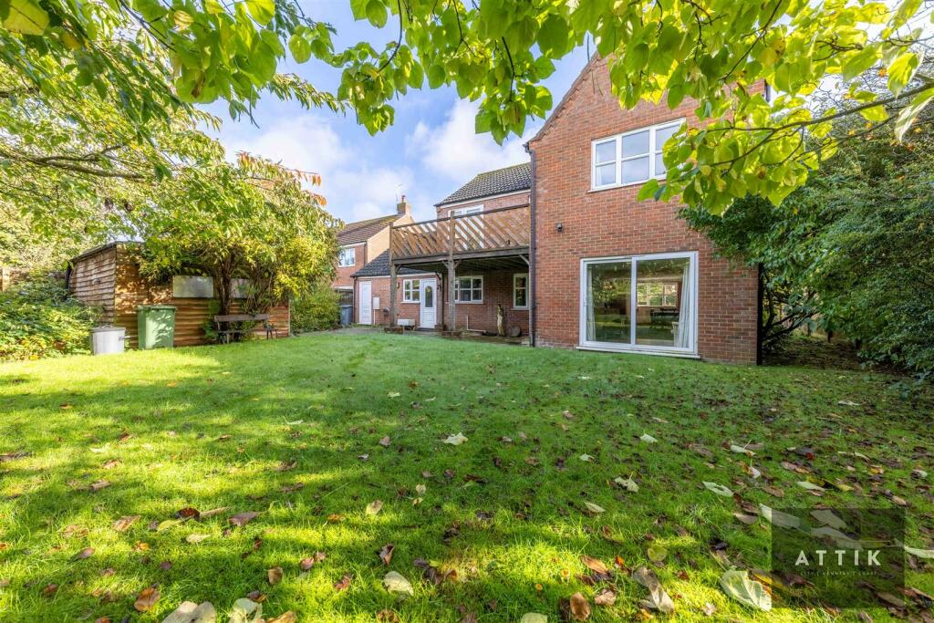 4 bedroom detached house for sale in Chapel Street, Cawston, Norwich, NR10
