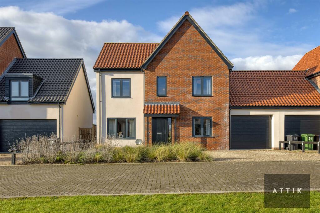 4 bedroom link detached house for sale in Bankside Way, Barnham Broom