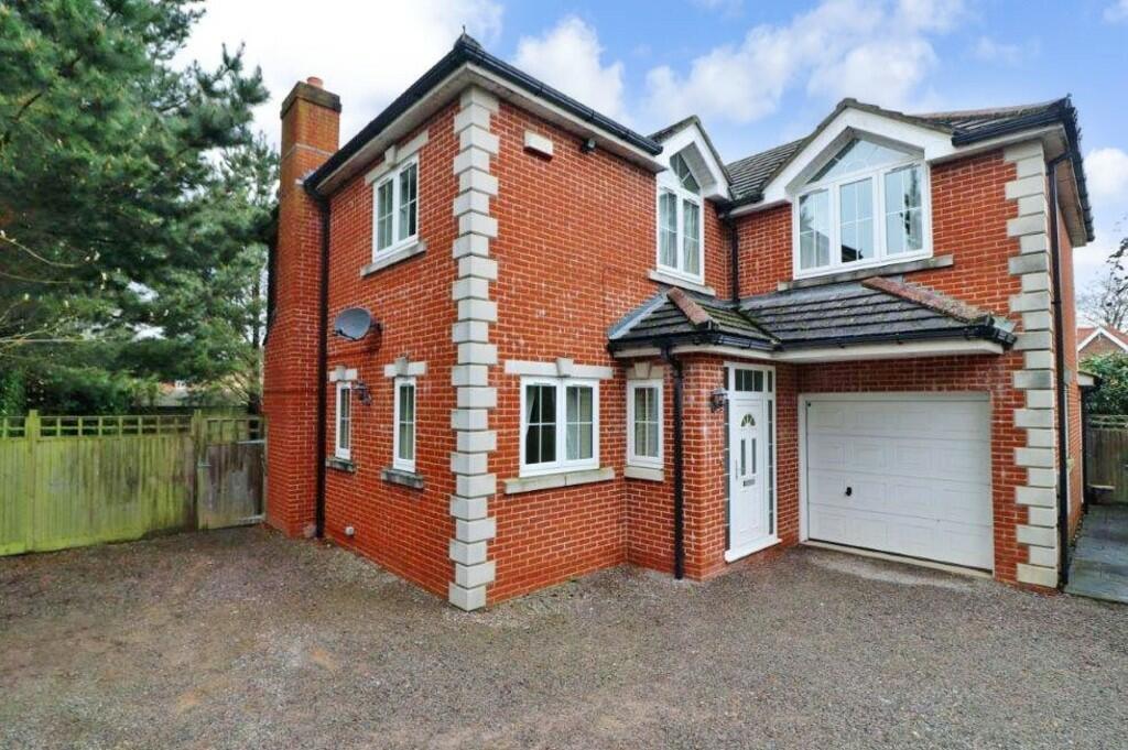 5 bedroom detached house for rent in Horton Heath, Hampshire, SO50