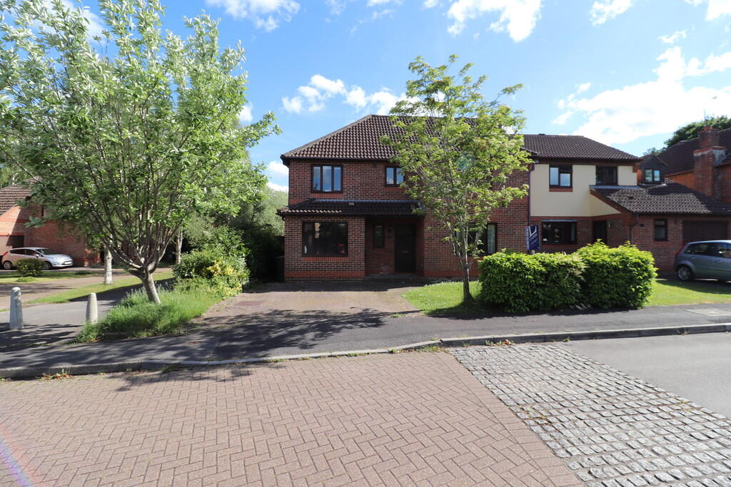 Main image of property: Giles Close, Hedge End, Southampton