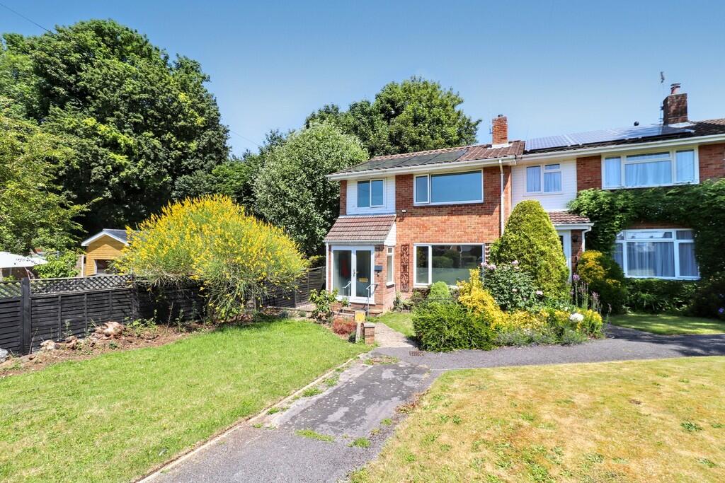 Main image of property: Garfield Close, Bishops Waltham