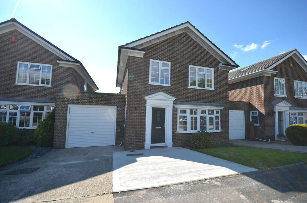 Main image of property: Waterside Gardens , Fareham