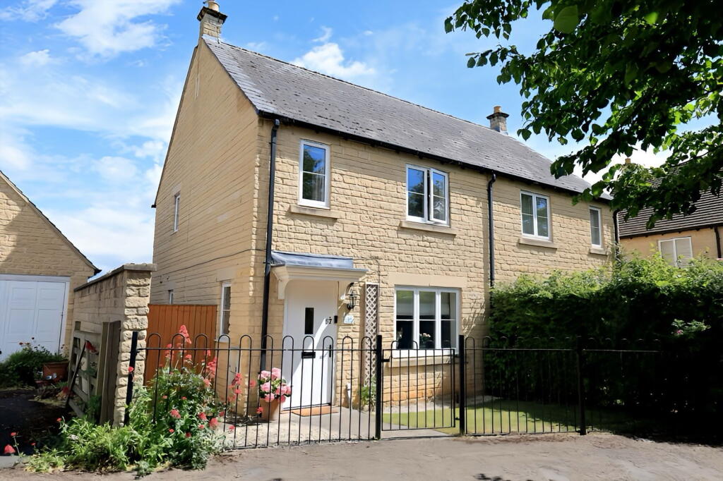 Main image of property: Bluebell Way, Carterton, OX18 1GB