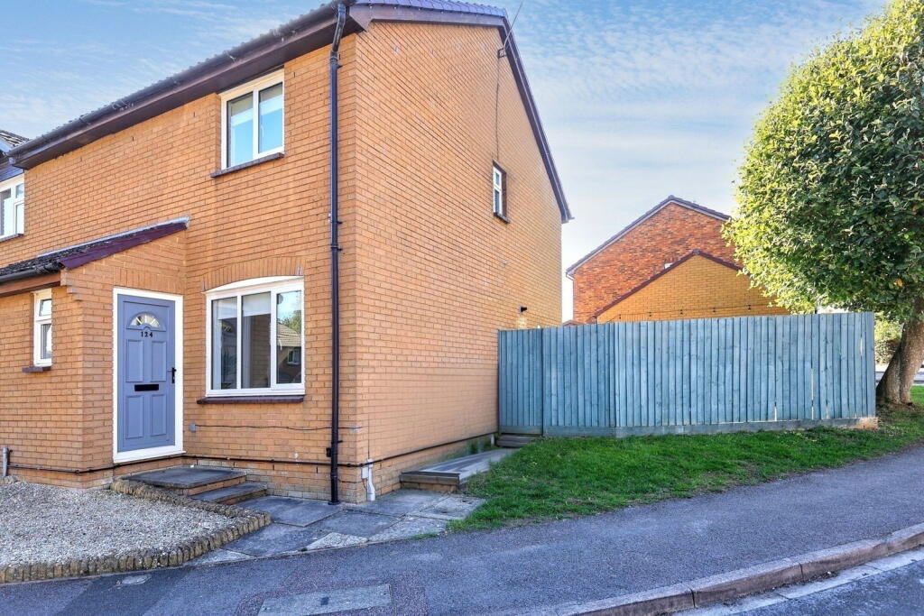 Main image of property: Bracken Close, Carterton, OX18 1TG