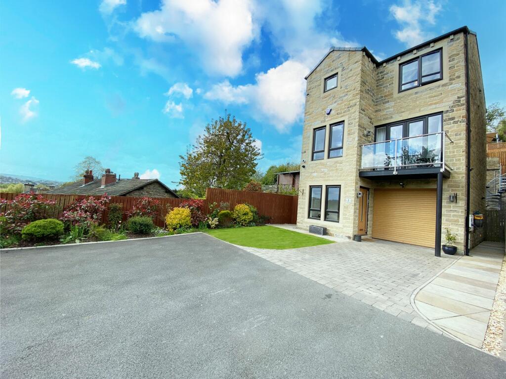 4 bedroom detached house for rent in Church View, Kirkheaton, HD5