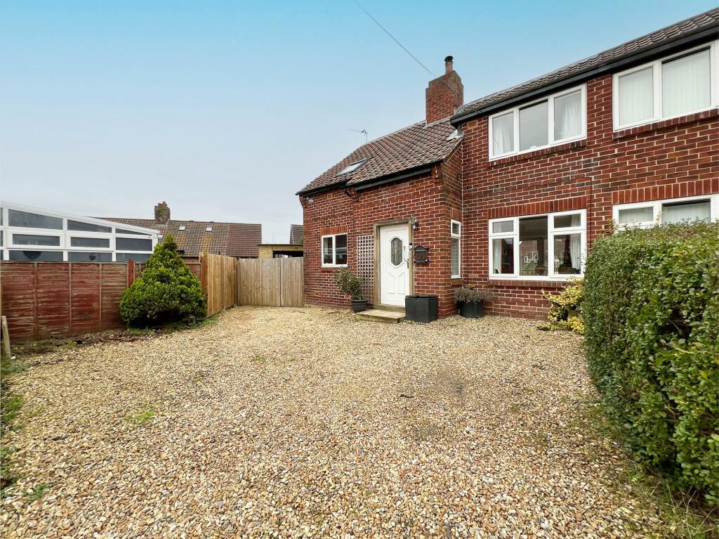 3 bedroom semi-detached house