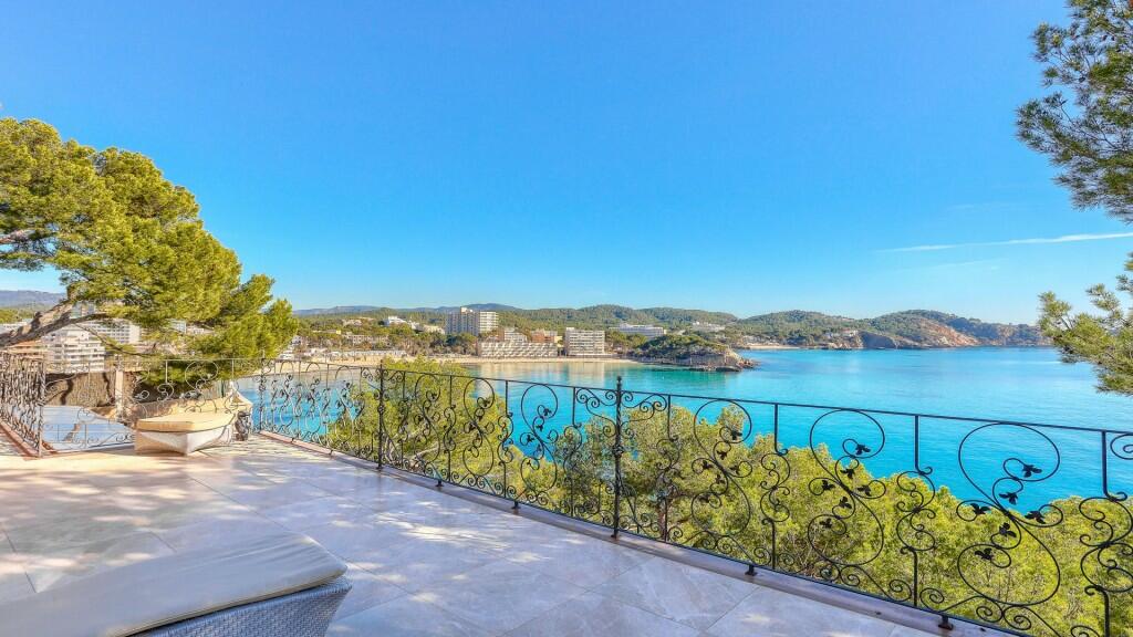 6 bedroom villa for sale in Balearic Islands, Mallorca, Cala Fornells