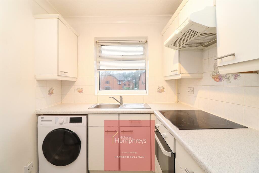 2 bedroom apartment for rent in Wareham Road, Corfe Mullen, Wimborne, BH21