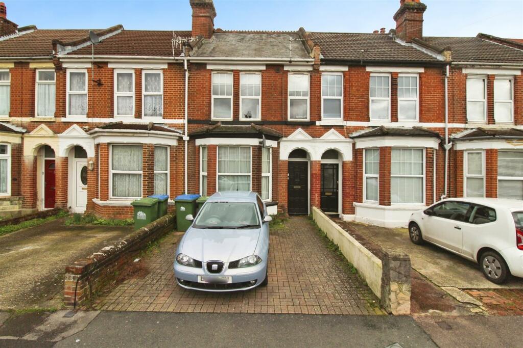 5 bedroom terraced house for sale in Stafford Road, Southampton, SO15