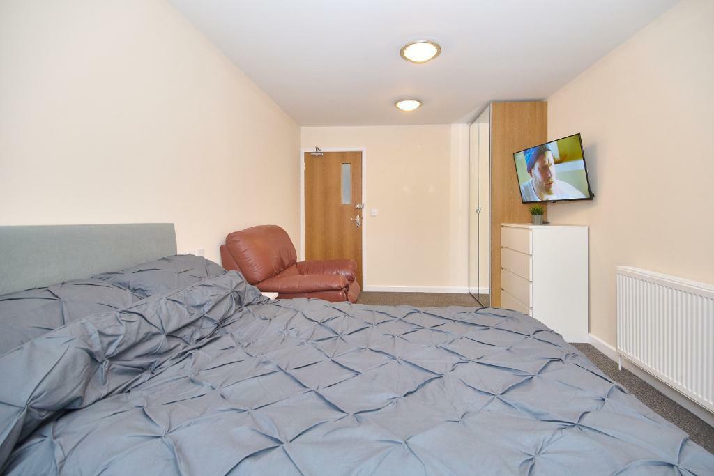 Additional property image - High Street, Staple Hill, Bristol, BS16 5HH