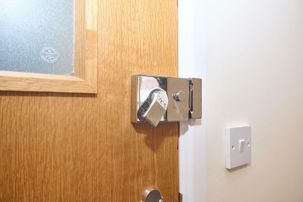 Additional property image - High Street, Staple Hill, Bristol, BS16 5HH