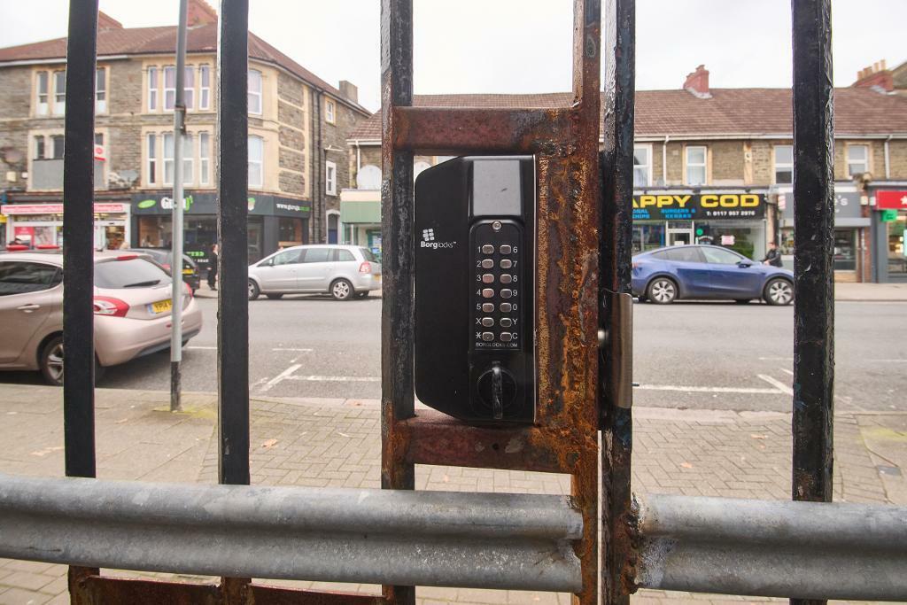 Additional property image - High Street, Staple Hill, Bristol, BS16 5HH
