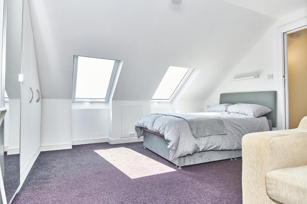 Main image of property: Cotswold View, Kingswood, Bristol, BS15 1TY