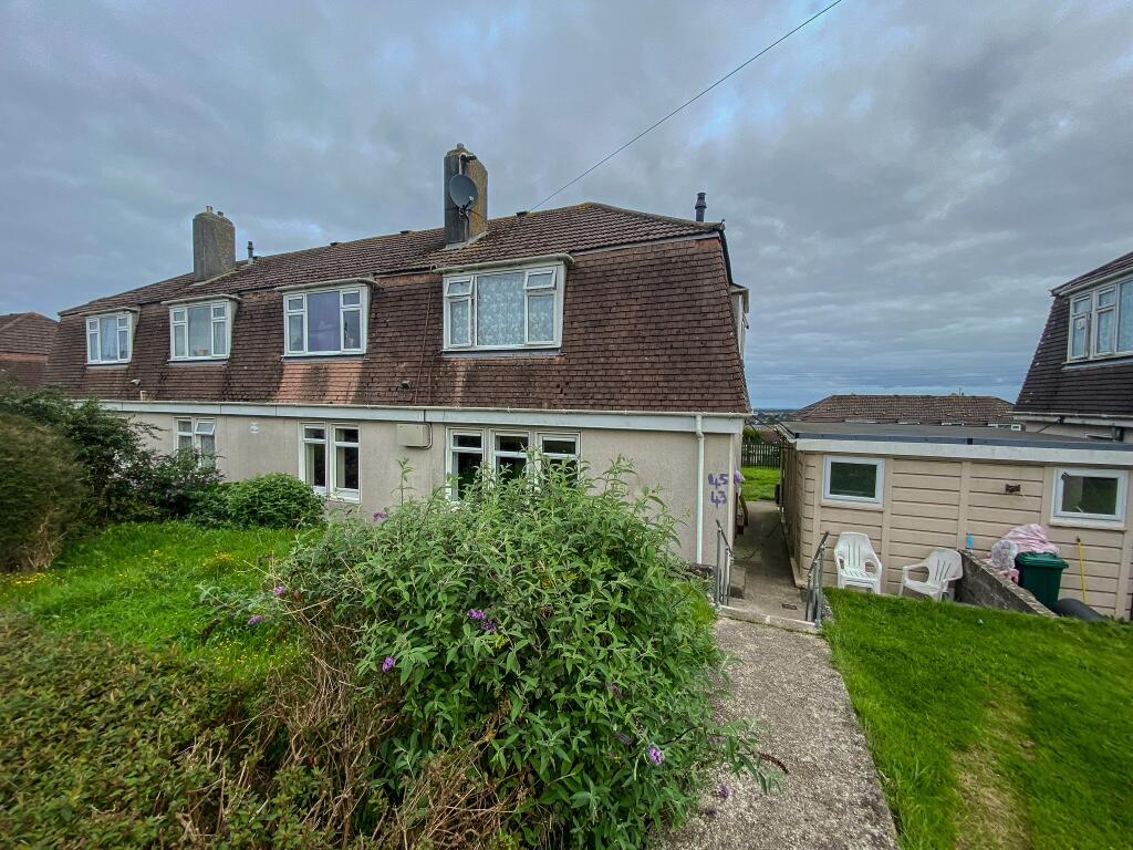 2 bedroom ground floor flat for sale in Beacon Fields, Camborne, Cornwall, TR14