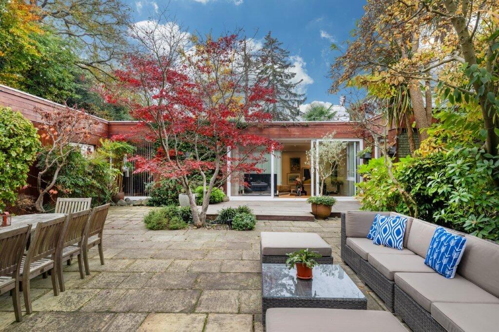 Main image of property: Spaniards End, London