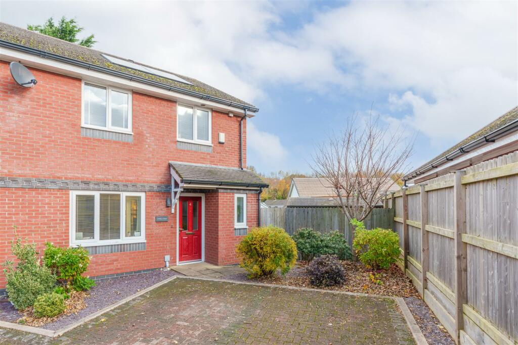 3 bedroom semidetached house for sale in Awel Y Castell, Llandudno