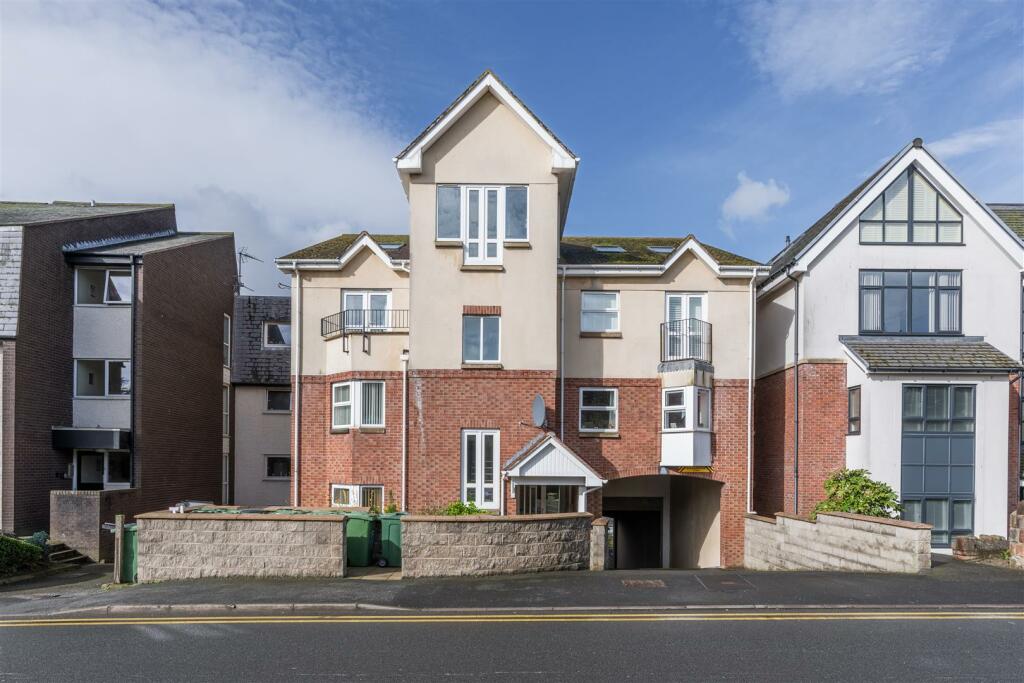 2 bedroom apartment for sale in Deganwy Lodge, Deganwy Road, Deganwy
