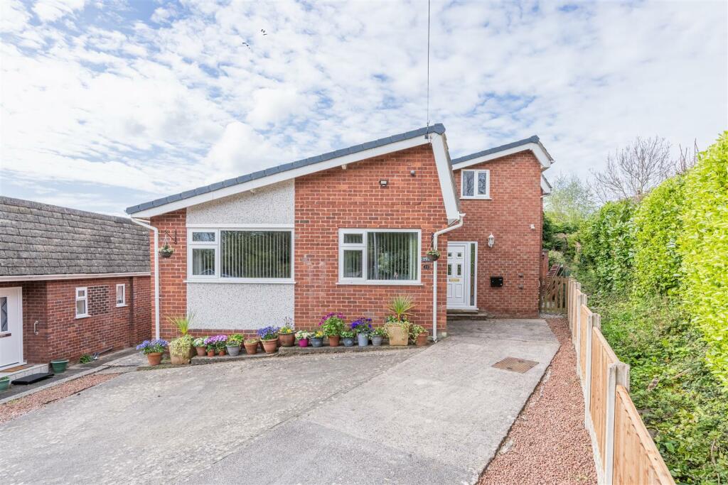 4 bedroom detached house for sale in Maes Gweryl, Conwy, LL32