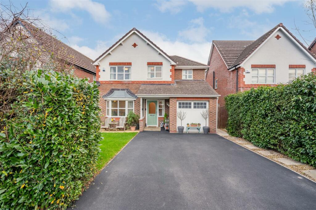 4 bedroom detached house