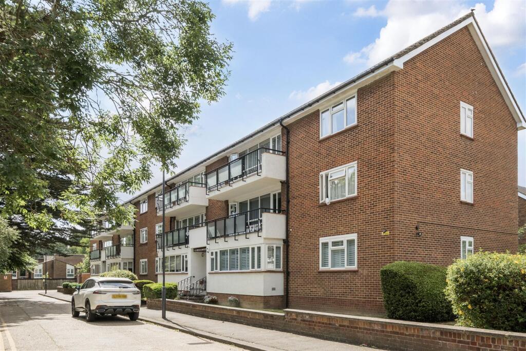 Main image of property: Calthorpe Gardens, Edgware