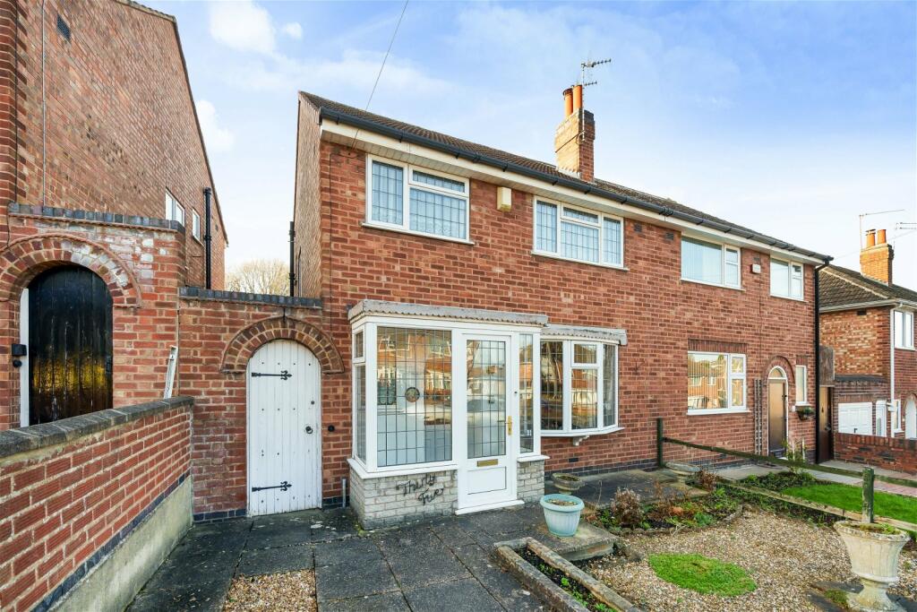 3 bedroom semidetached house for sale in Heacham Drive, Leicester, LE4