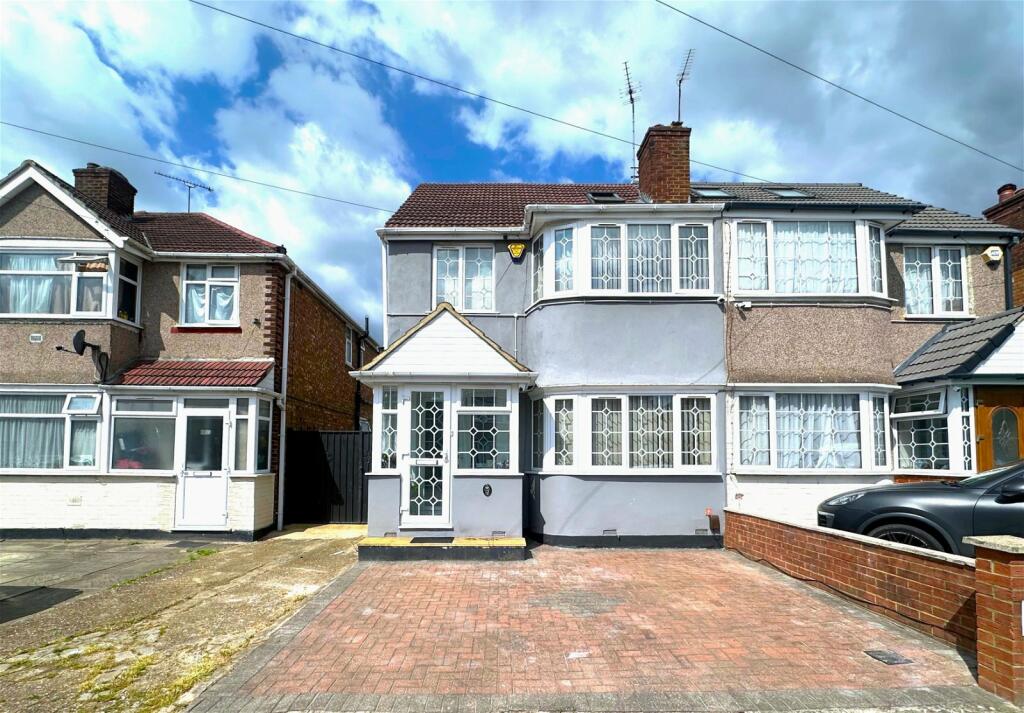 5 bedroom semidetached house for sale in Roseville Road, Hayes, UB3