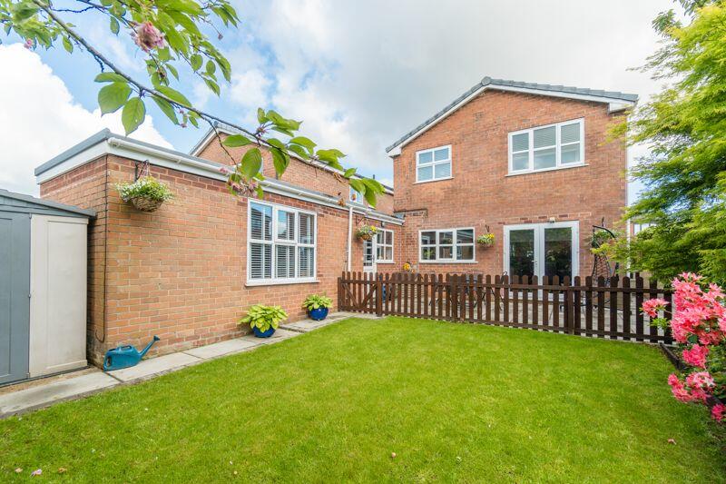 3 bedroom detached house for sale in Greenfield Avenue, Parbold, WN8