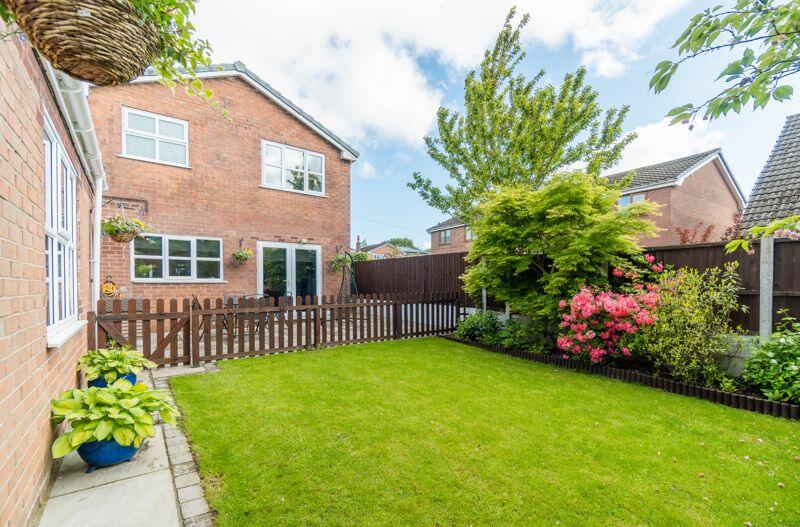 3 bedroom detached house for sale in Greenfield Avenue, Parbold, WN8