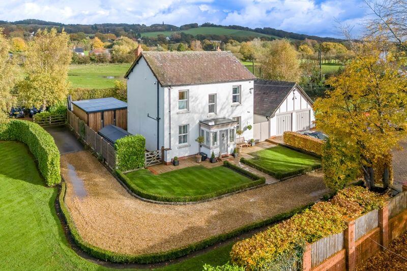 4 bedroom detached house for sale in Bradshaw Lane, Parbold, WN8