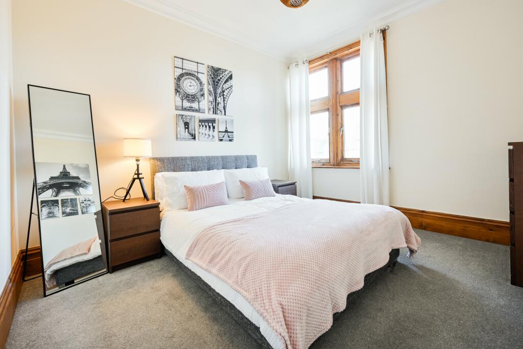 Main image of property: Professional Families! Just Refurbished 3 Double Bedroom Flat on Old Christchurch Road!