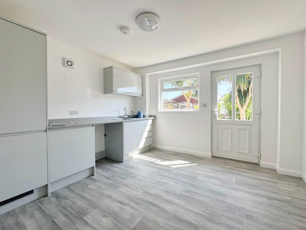 Main image of property: Single Professionals, Bills Included*! Brand New Studio Flat on Brook Road.